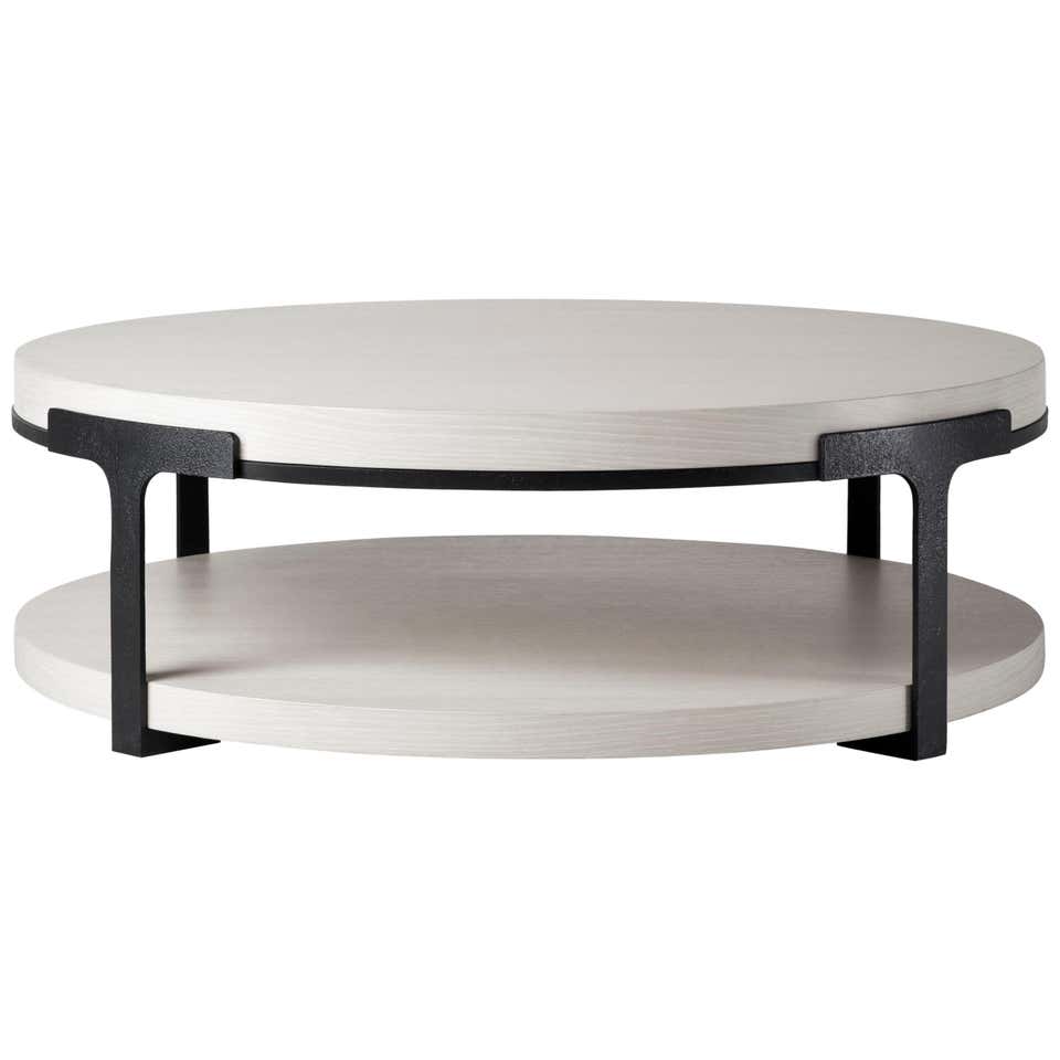 Vikinterio Dortu Round cocktail table with oak alpine top and metal base